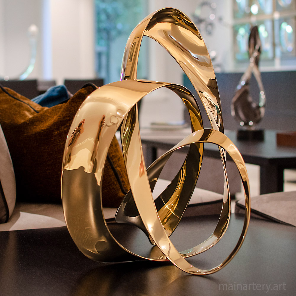 Cover: Small Entangled Mirror Flower Stainless Sculptures