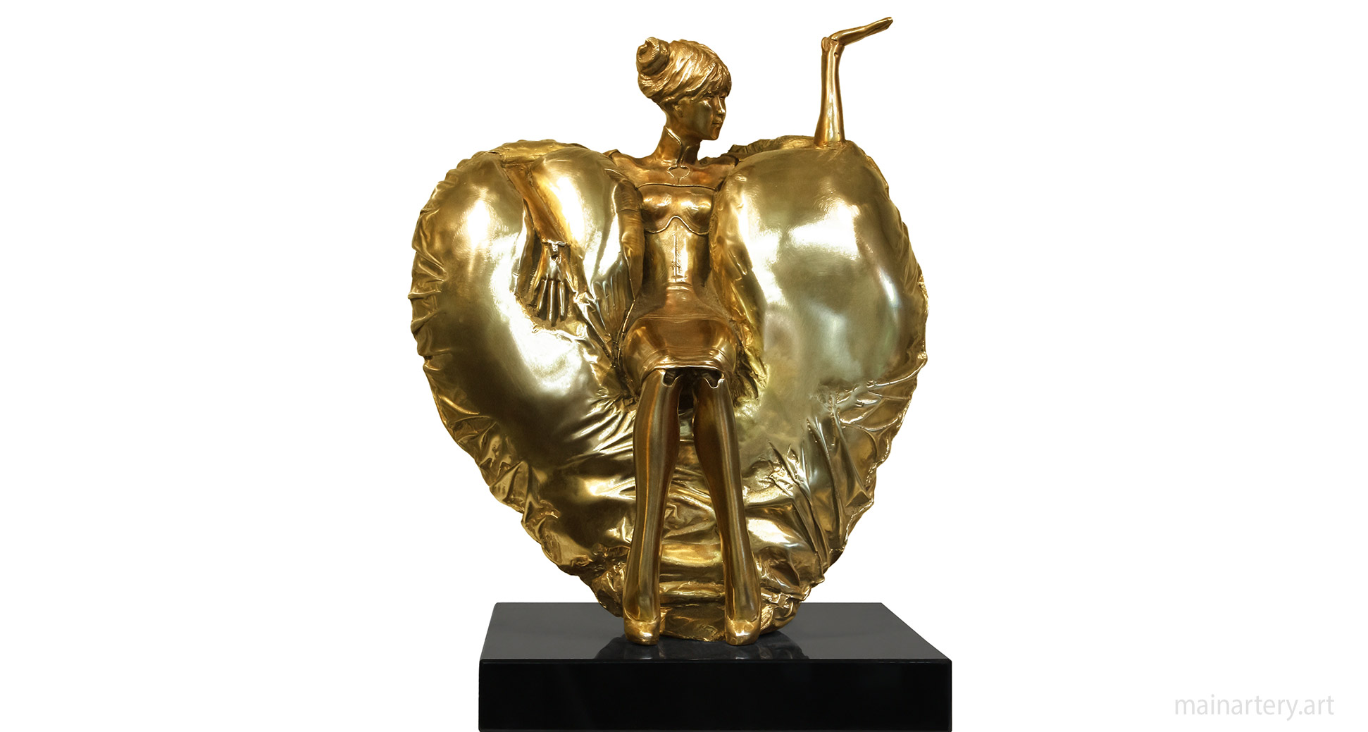 In Our Love Sculpture, image 1, showcasing the intricate design of interconnected hearts