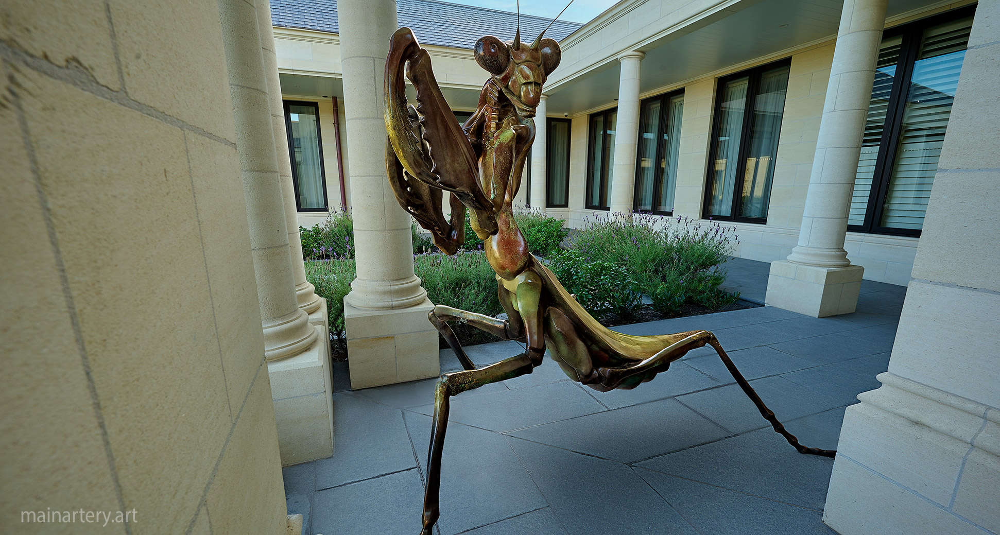 large multi patina realistic praying mantis sculpture image