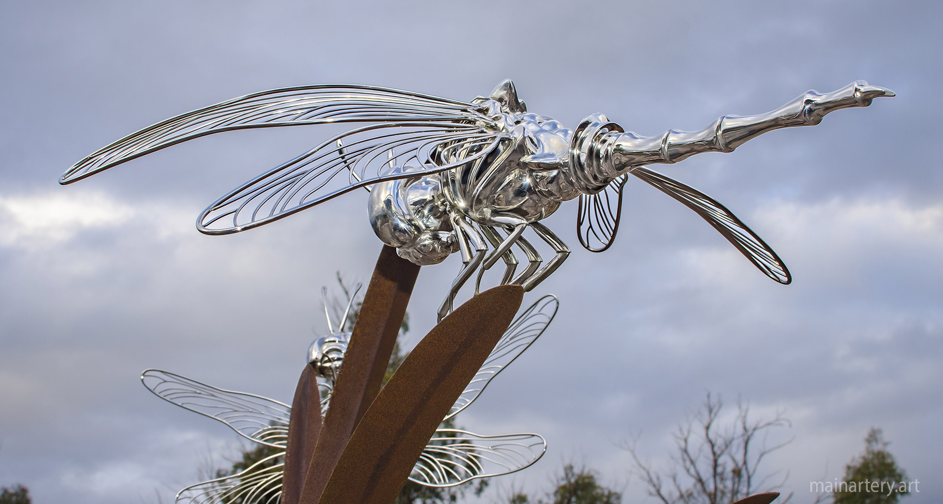 representational courtyard animal sculpture art image