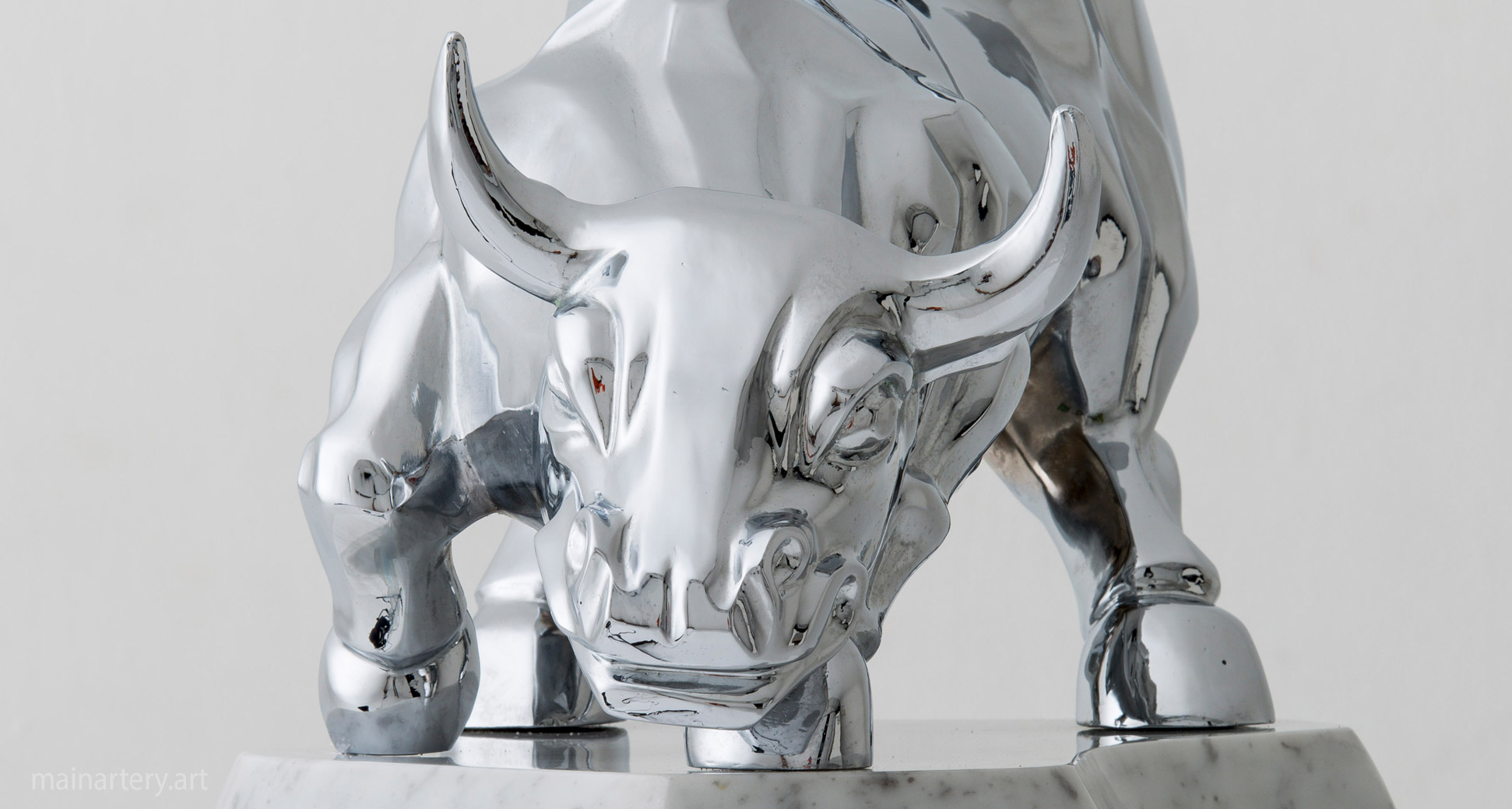 stainless steel modern bull sculpture image