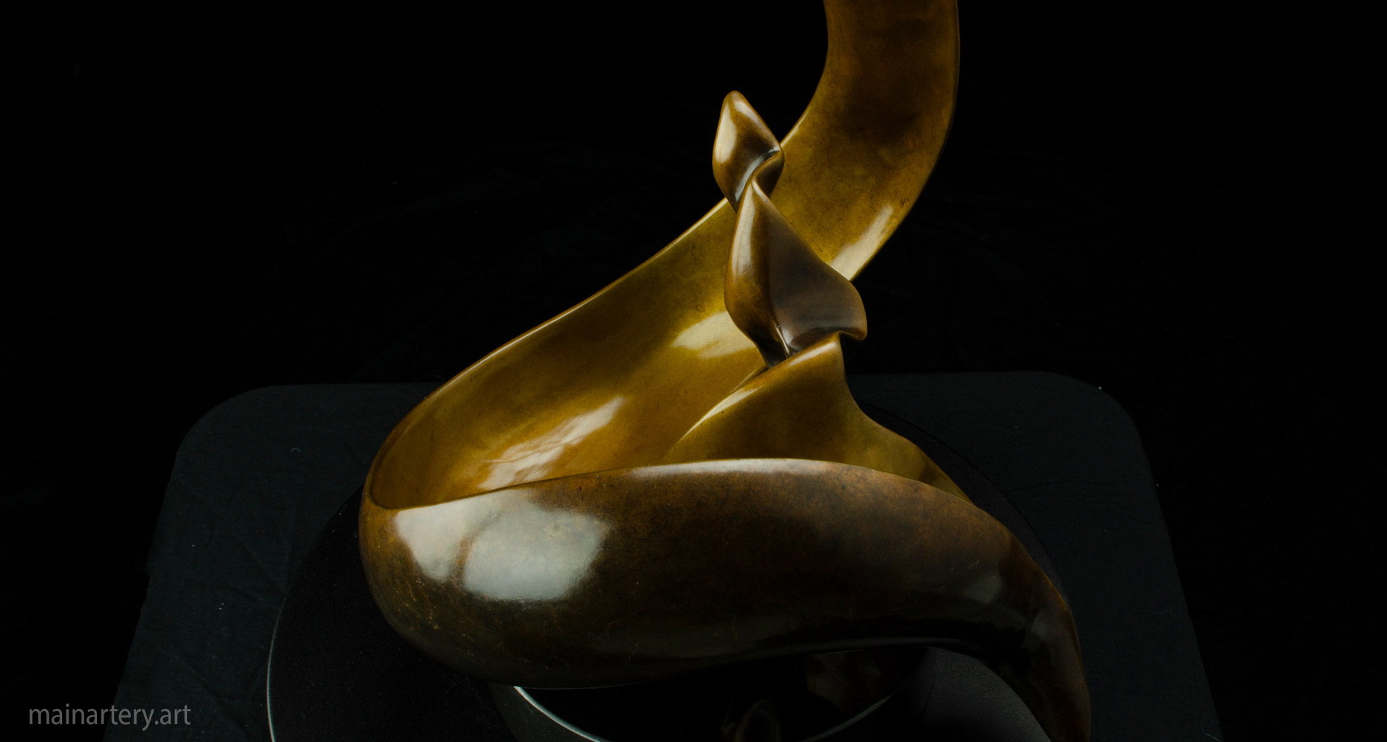 small patina abstract interior sculpture image