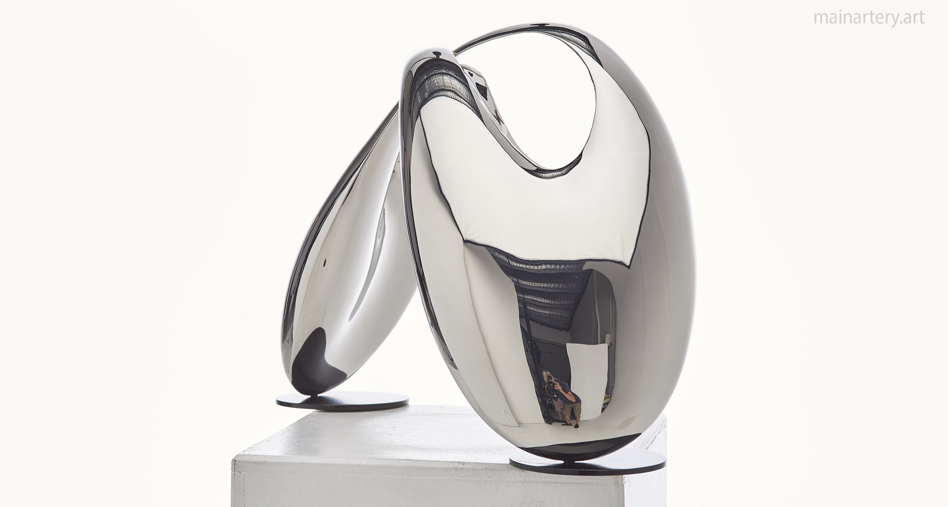 small metal modern infinity art image