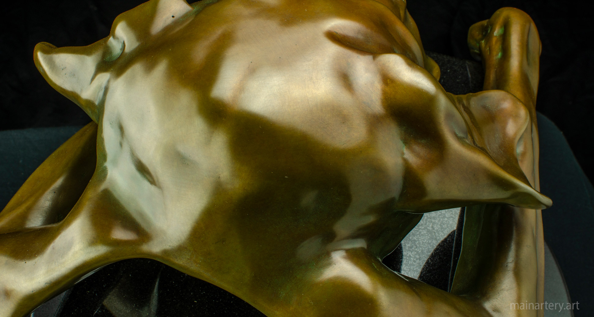 interior metal realistic pet portrait sculpture image