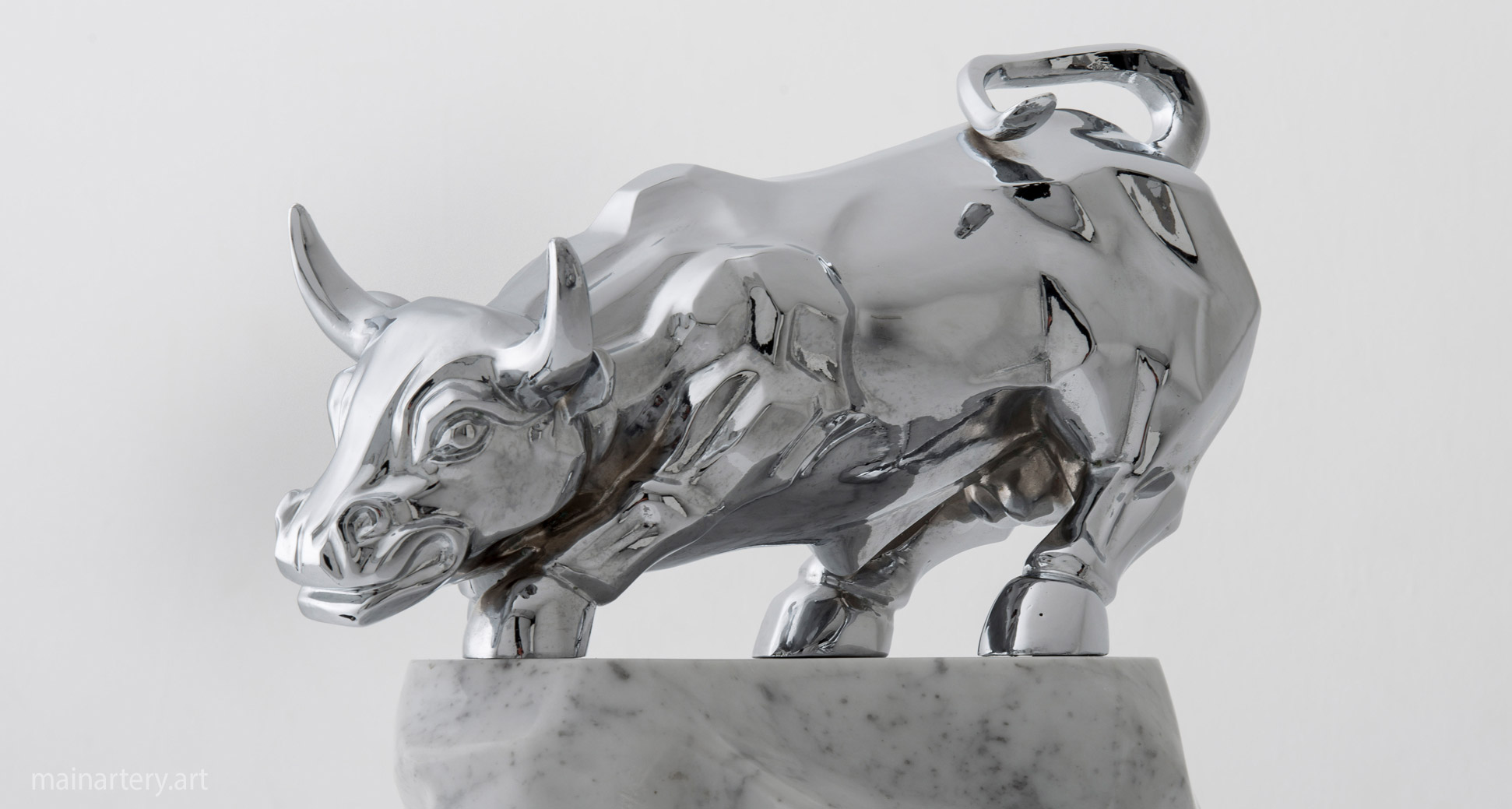 small mirror polished modern sculpture image