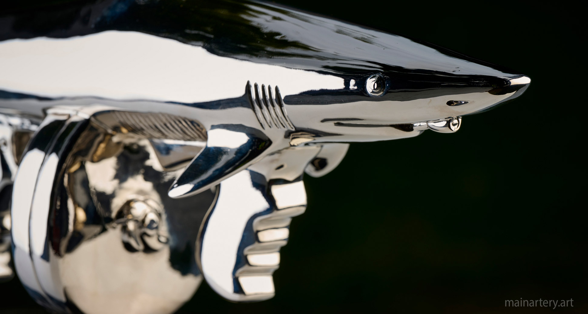 contemporary shark tommy gun sculpture image