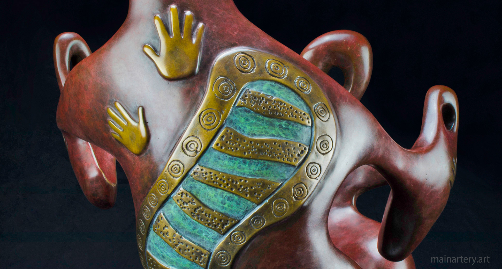 figurative corroboree dance sculpture detail image