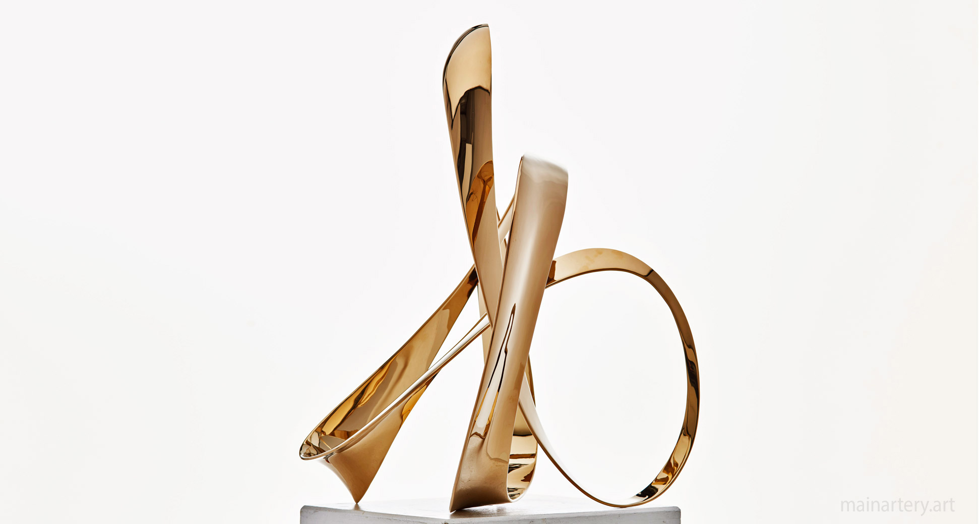 freestanding golden titanium organic interior art image