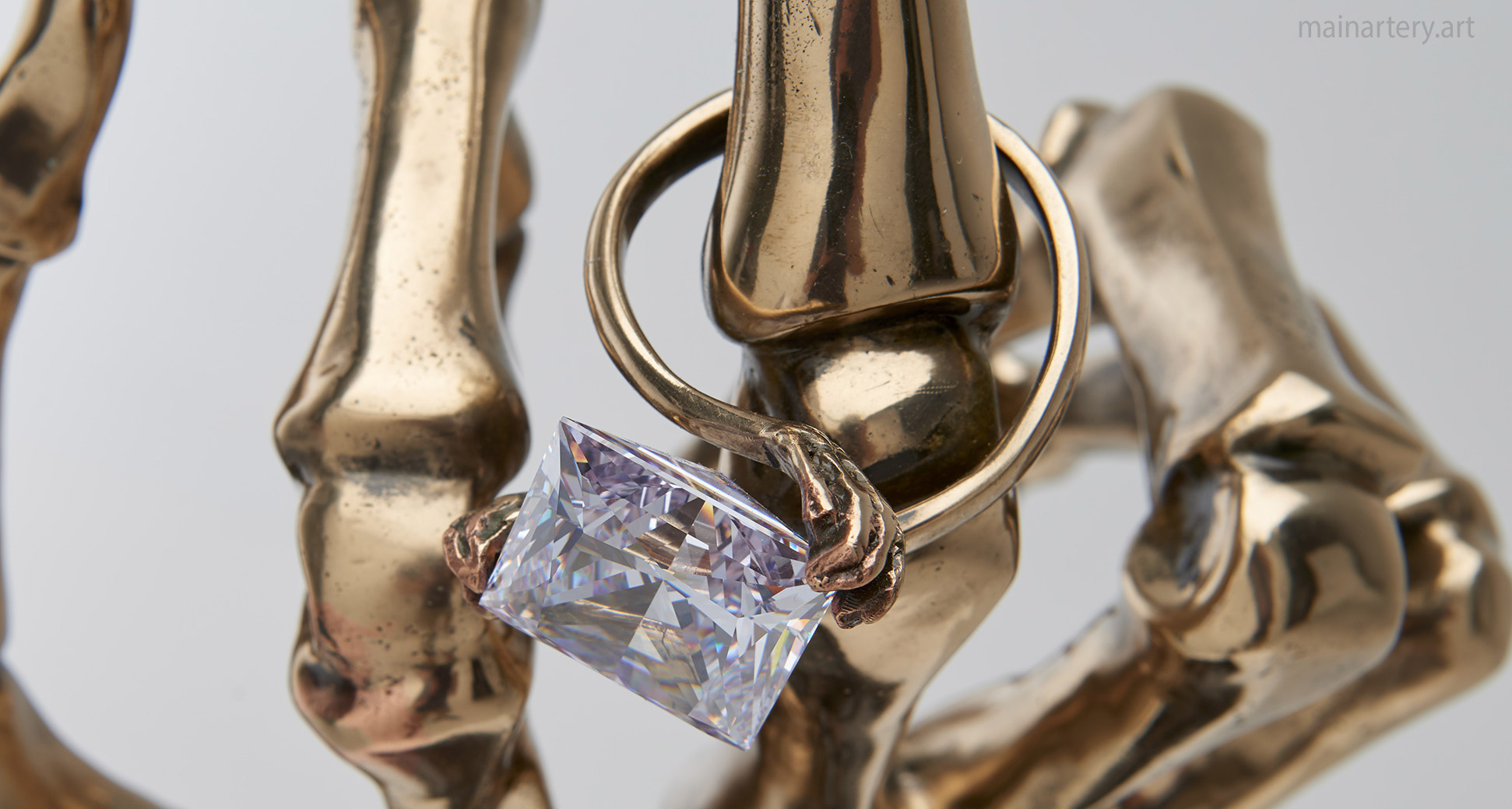 freestanding bronze ring interior art image