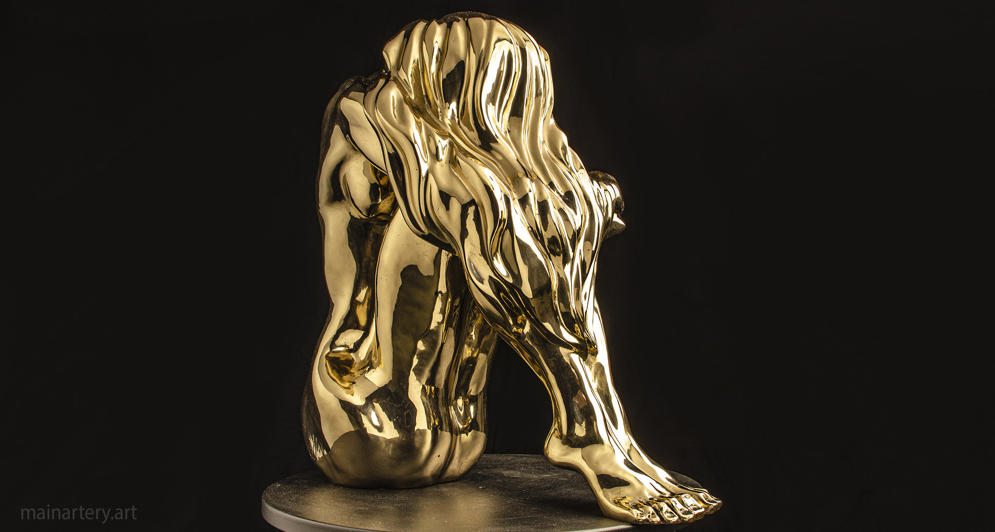 sculpture representing female healing solitude image