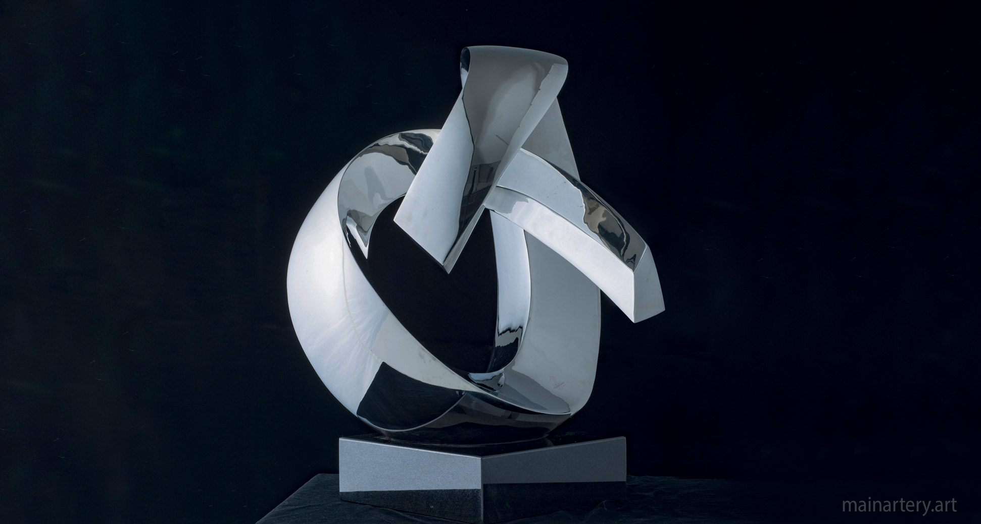 tabletop metal organic abstract sculpture image