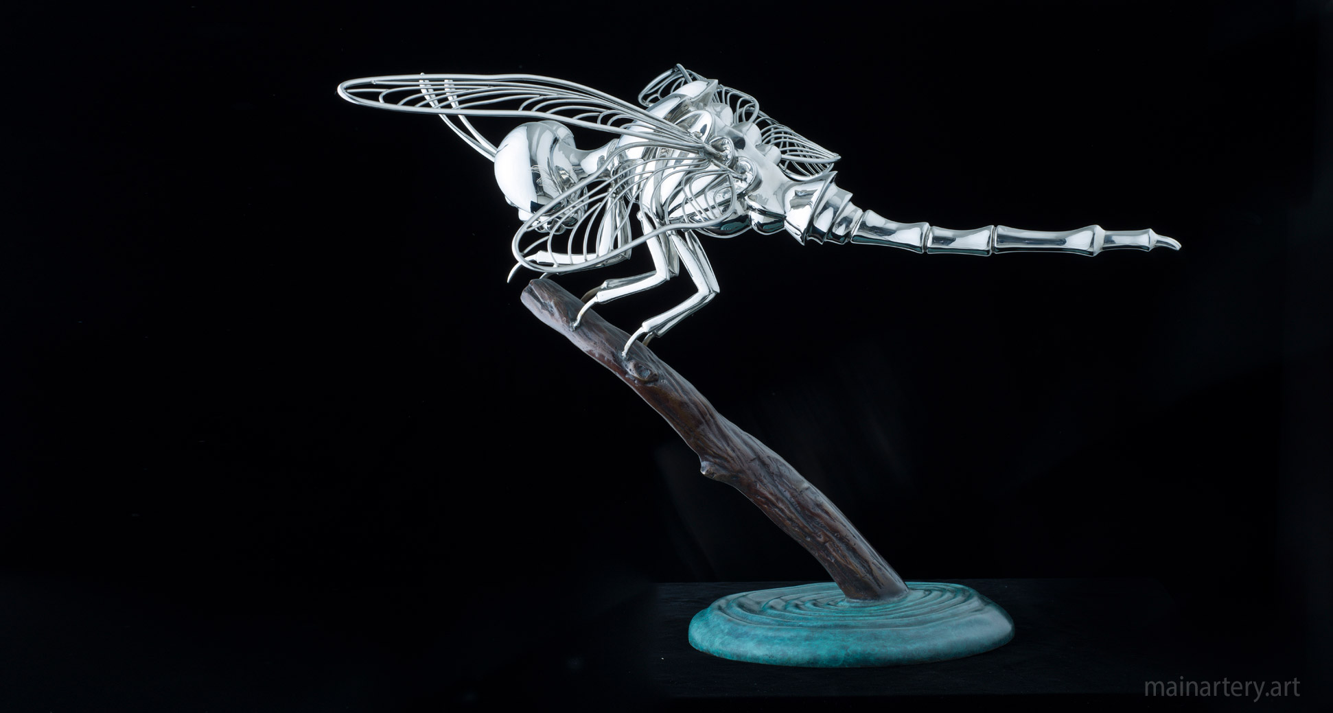 mirror polished contemporary dragonfly sculpture image