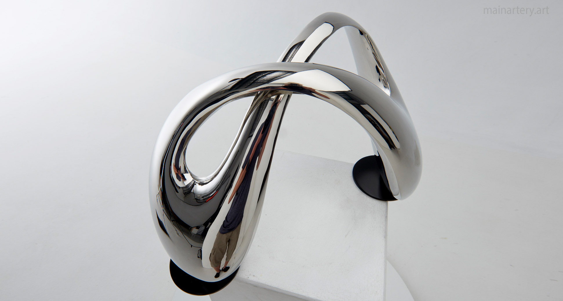 tabletop stainless organic infinity sculpture image