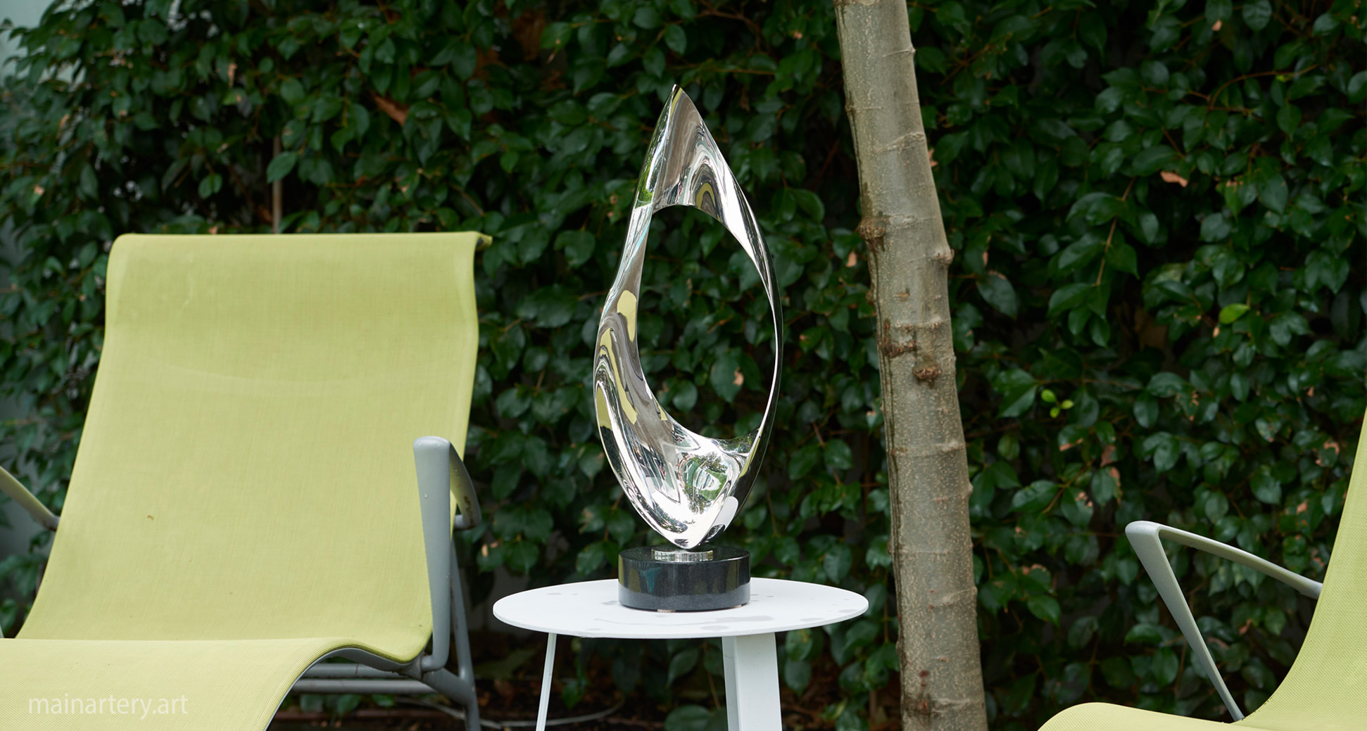 small metal organic form sculpture image