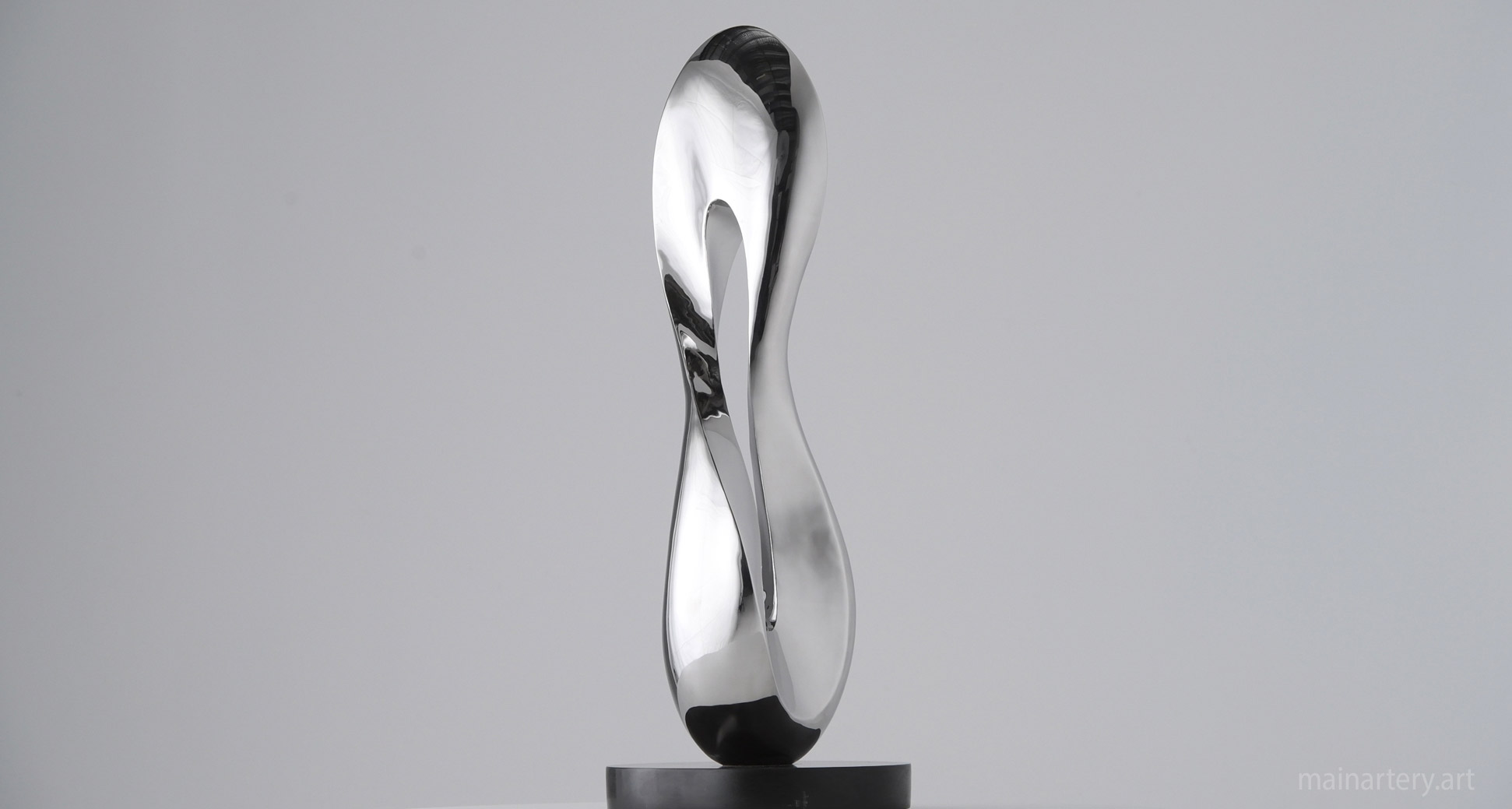 small mirror polished infinity representational sculpture image