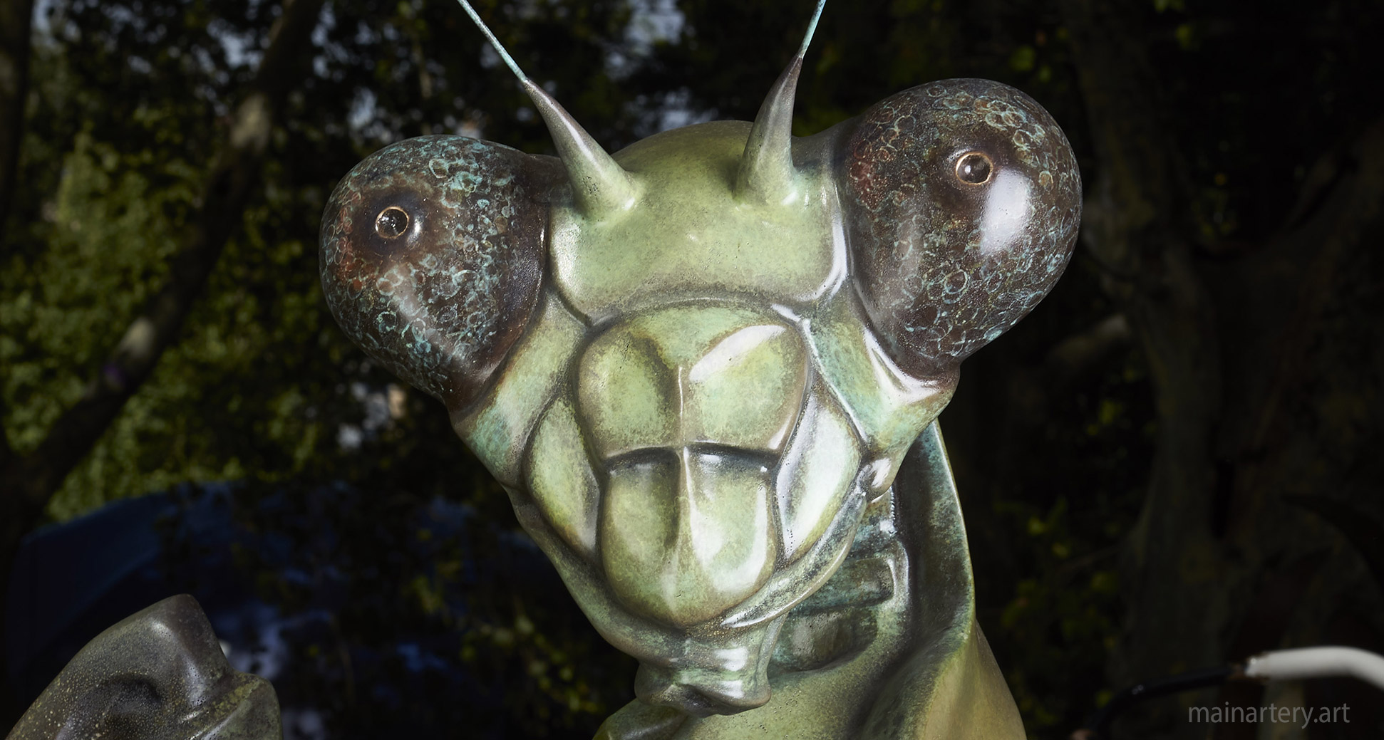 large bronze nature mantis sculpture image