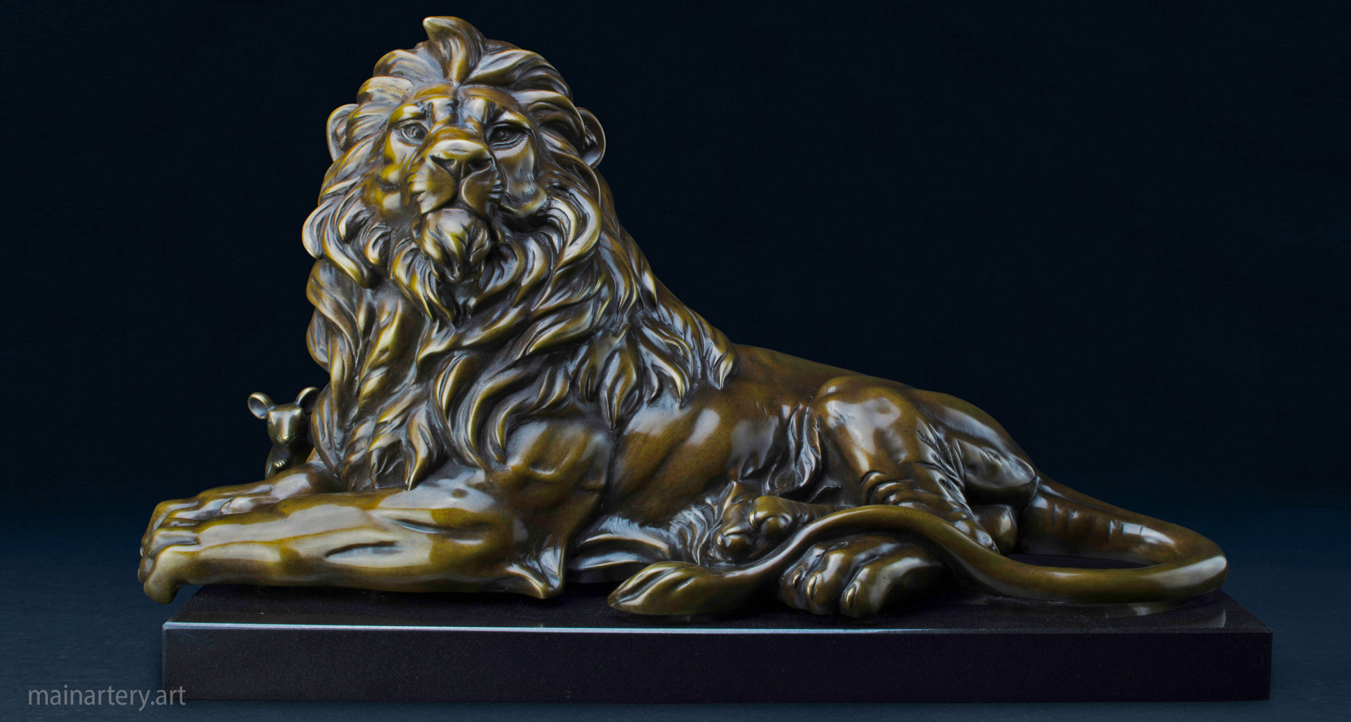 small patina contemporary interior lion sculpture image
